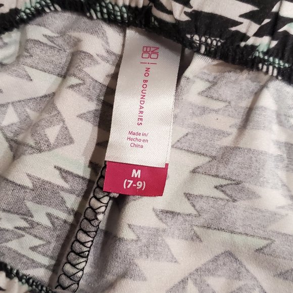 No Boundaries Medium Mint and Black Tribal Shorts - Picture 2 of 3